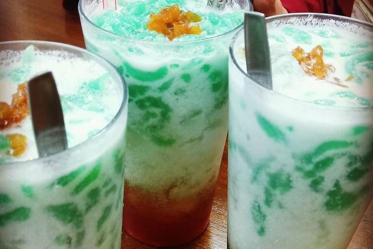 Es Segar Aysha: Menyegarkan Lidah di Jantung Cilacap
